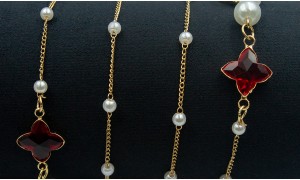 2525 червоний